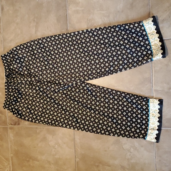 Silky Sleep/Lounge Set - Picture 4 of 4